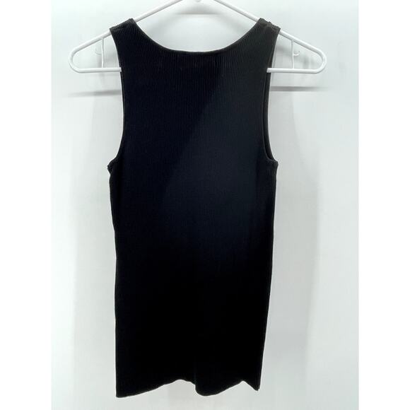 Black tank top - Picture 3 of 3